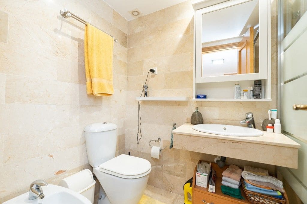 2 bedroom Apartment for sale in Marbella - € 400,000 (Ref: 8567047)