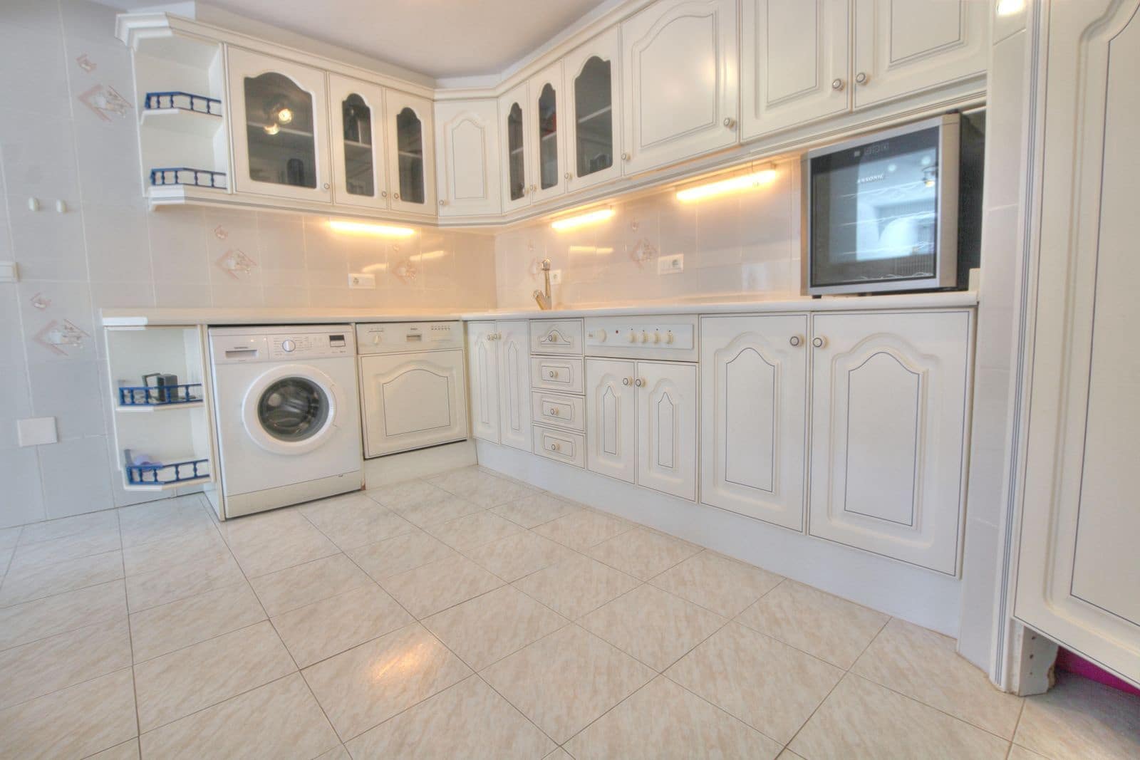 4 bedroom Villa for sale in El Faro - € 519,950 (Ref: 8567052)