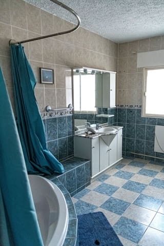 3 soveværelse Villa til salg i Cádiz by med swimmingpool - € 395.000 (Ref: 8567055)