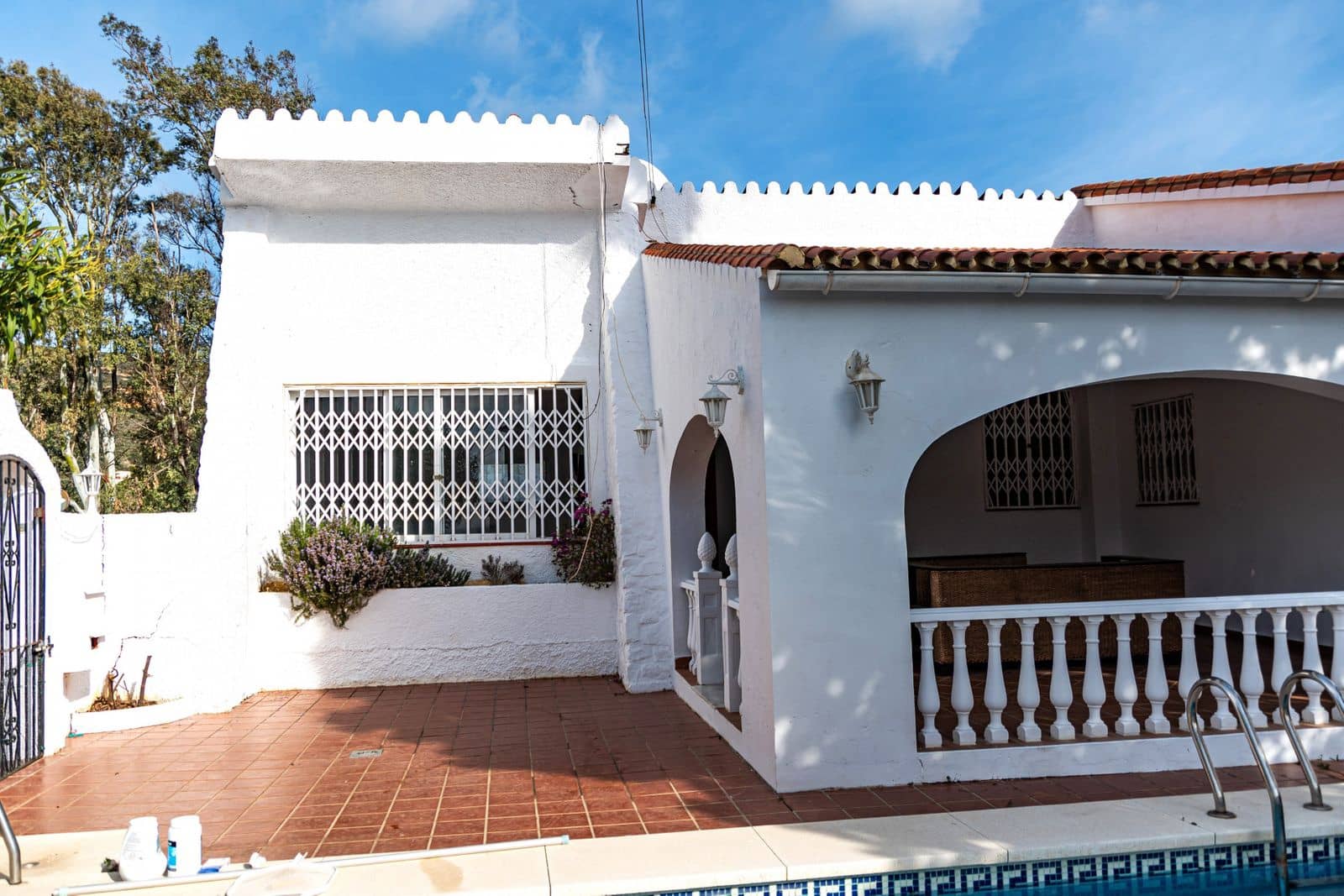 3 soveværelse Villa til salg i Cadiz by med swimmingpool - € 395.000 (Ref: 8567055)
