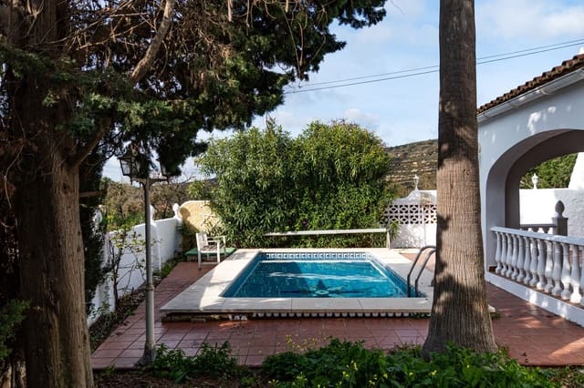 3 soveværelse Villa til salg i Cádiz by med swimmingpool - € 395.000 (Ref: 8567055)