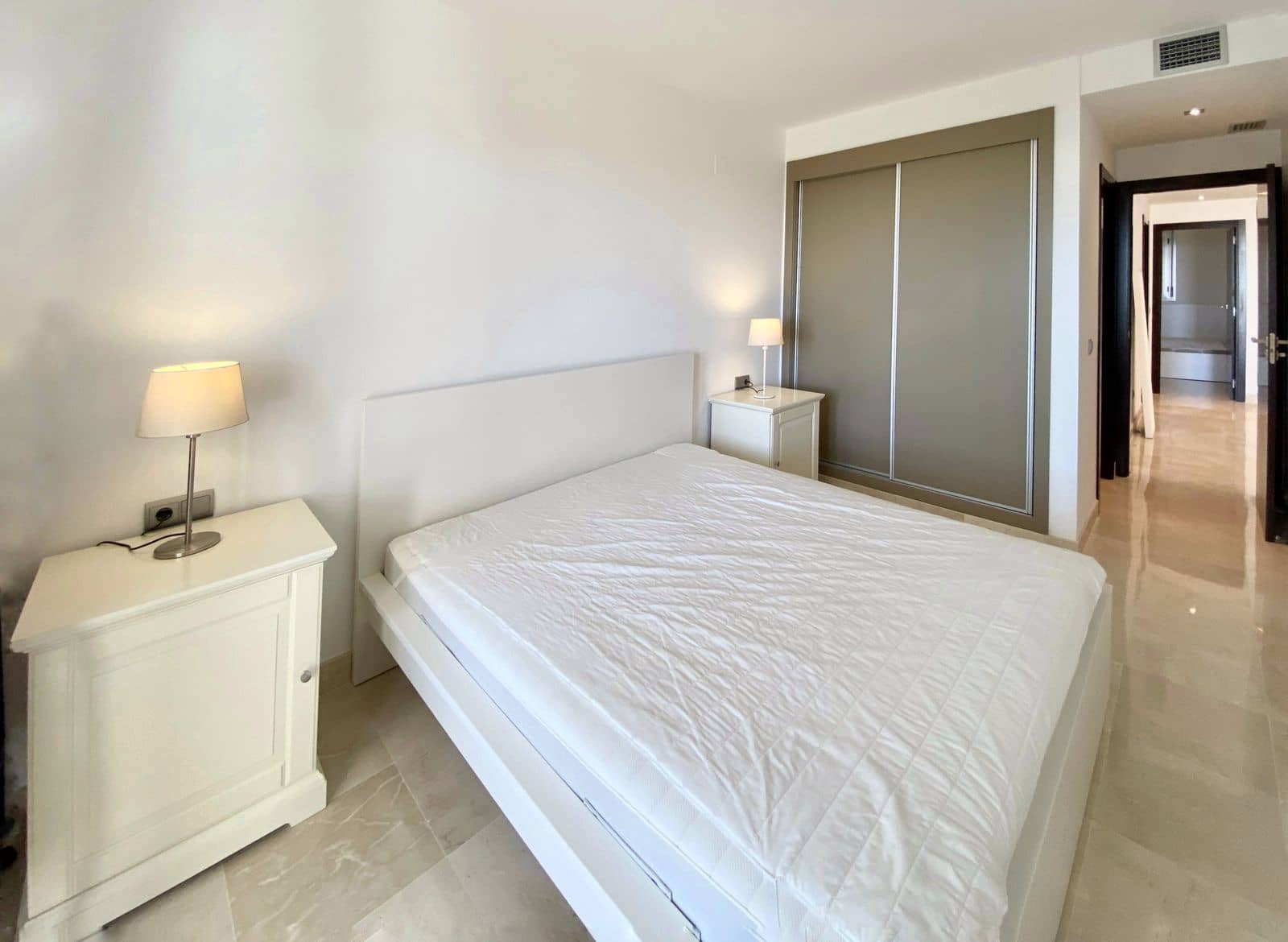 2 soveværelse Lejlighed til salg i Elviria med swimmingpool - € 325.000 (Ref: 8567411)