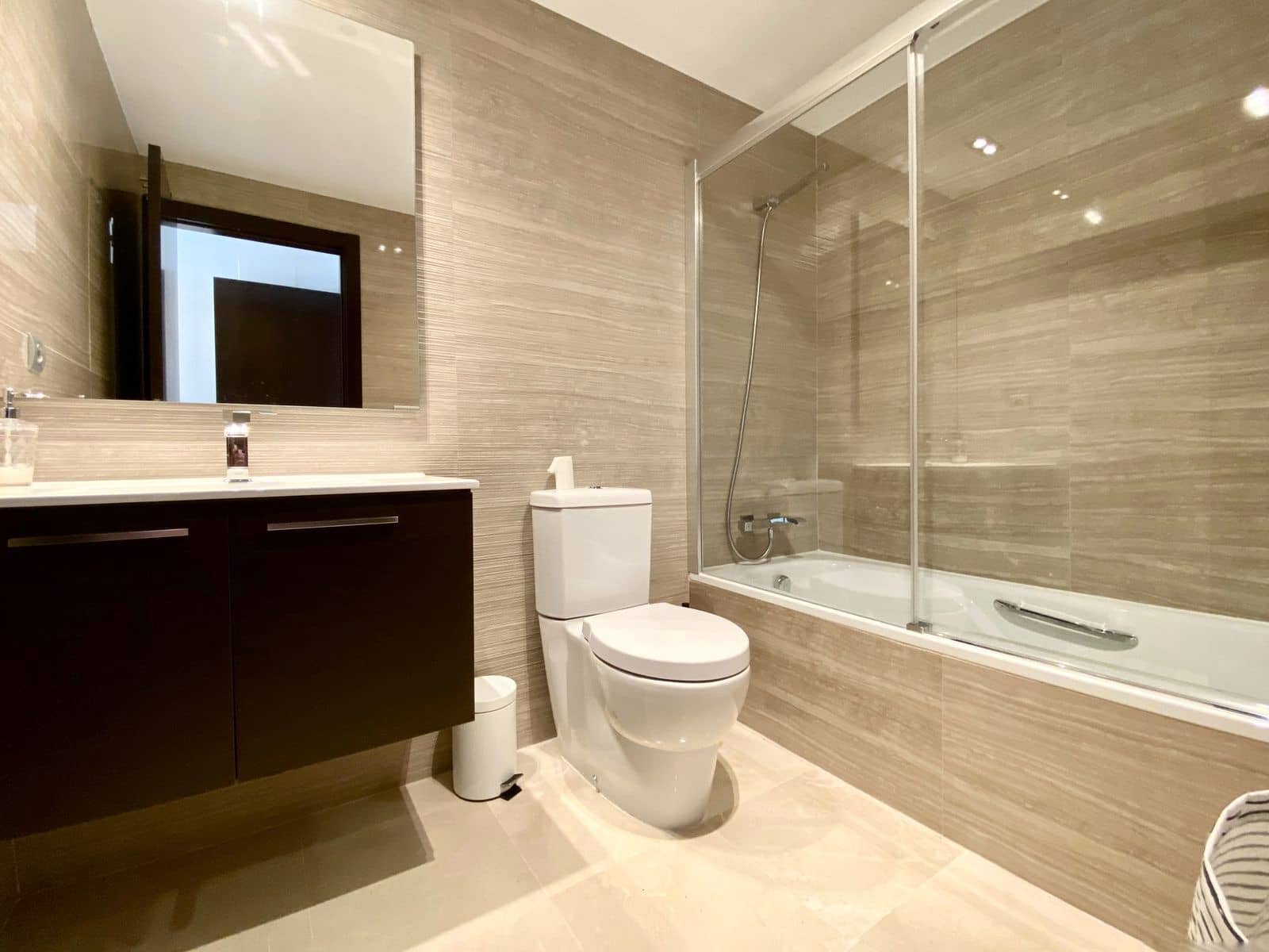 2 soveværelse Lejlighed til salg i Elviria med swimmingpool - € 325.000 (Ref: 8567411)