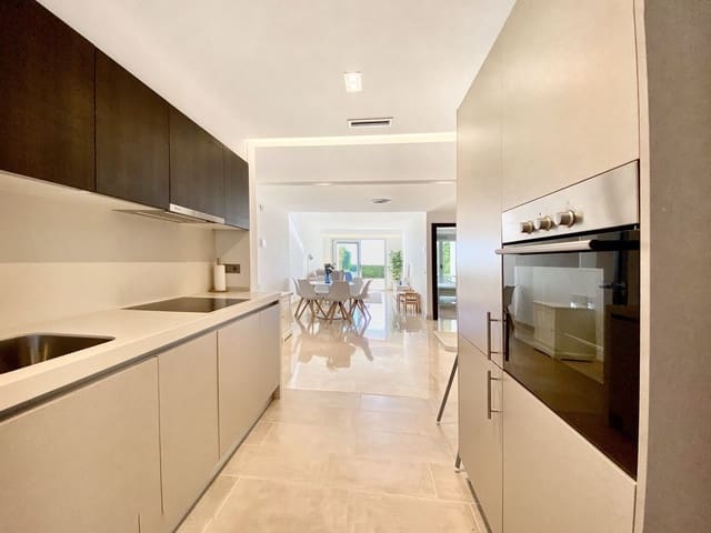 2 soveværelse Lejlighed til salg i Elviria, Marbella med swimmingpool - € 325.000 (Ref: 8567411)