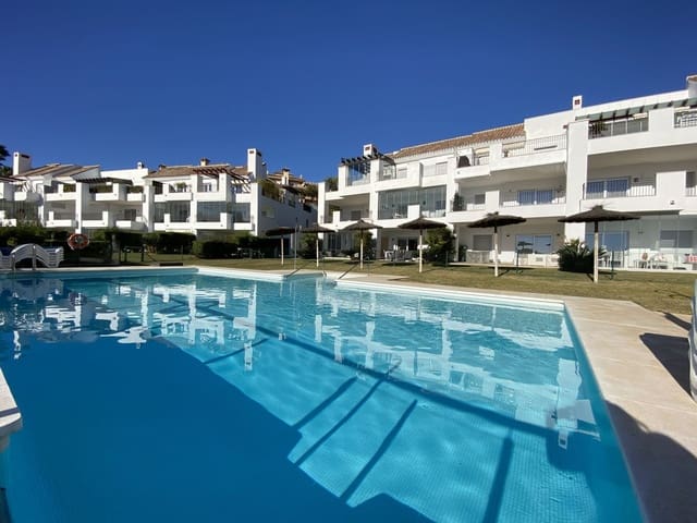 2 soveværelse Lejlighed til salg i Elviria, Marbella med swimmingpool - € 325.000 (Ref: 8567411)