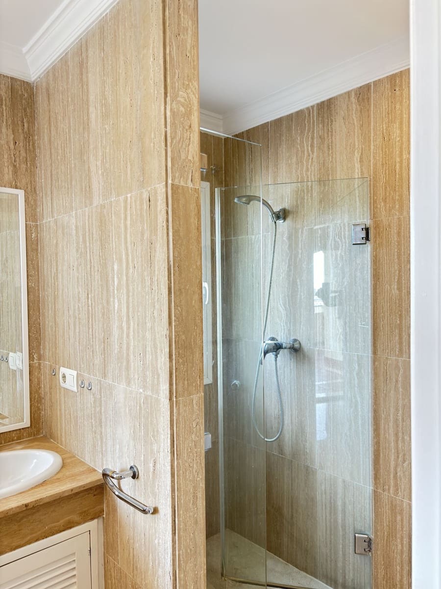 2 bedroom Apartment for sale in Elviria - € 369,900 (Ref: 8567413)