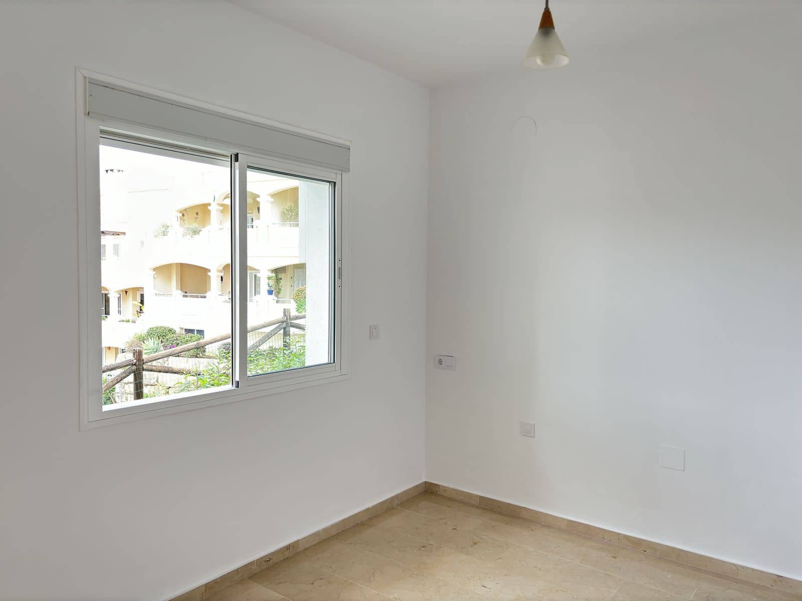 2 bedroom Apartment for sale in Elviria - € 369,900 (Ref: 8567413)