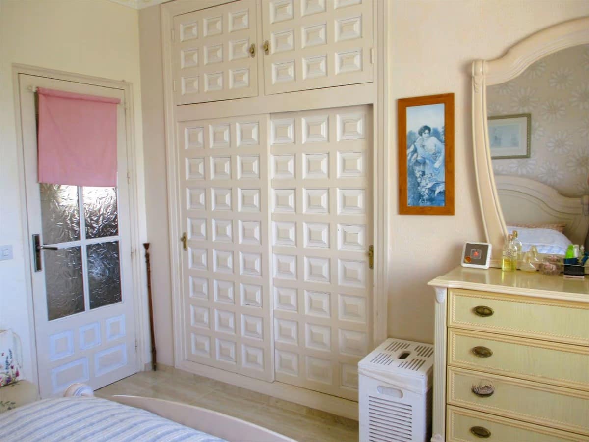 3 soveværelse Villa til salg i Manilva med swimmingpool garage - € 545.000 (Ref: 8814311)