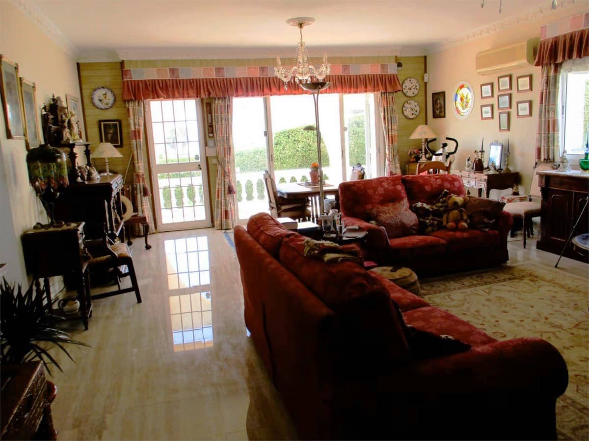 3 soveværelse Villa til salg i Manilva med swimmingpool garage - € 545.000 (Ref: 8814311)