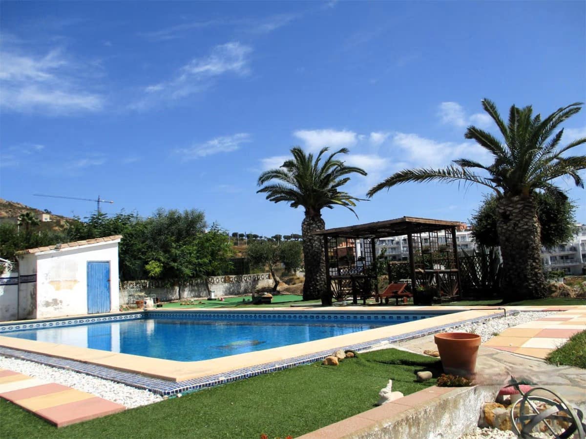 3 soveværelse Villa til salg i Manilva med swimmingpool garage - € 545.000 (Ref: 8814311)