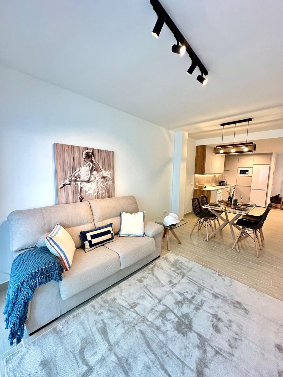 Apartamento de 2 habitaciones en Fuengirola en venta con garaje - 265.521 € (Ref: 8827553)