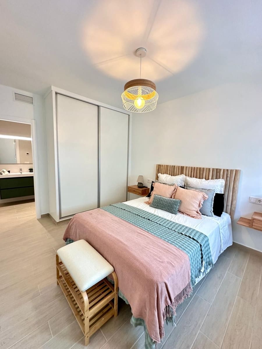 Apartamento de 2 habitaciones en Fuengirola en venta con garaje - 265.521 € (Ref: 8827553)