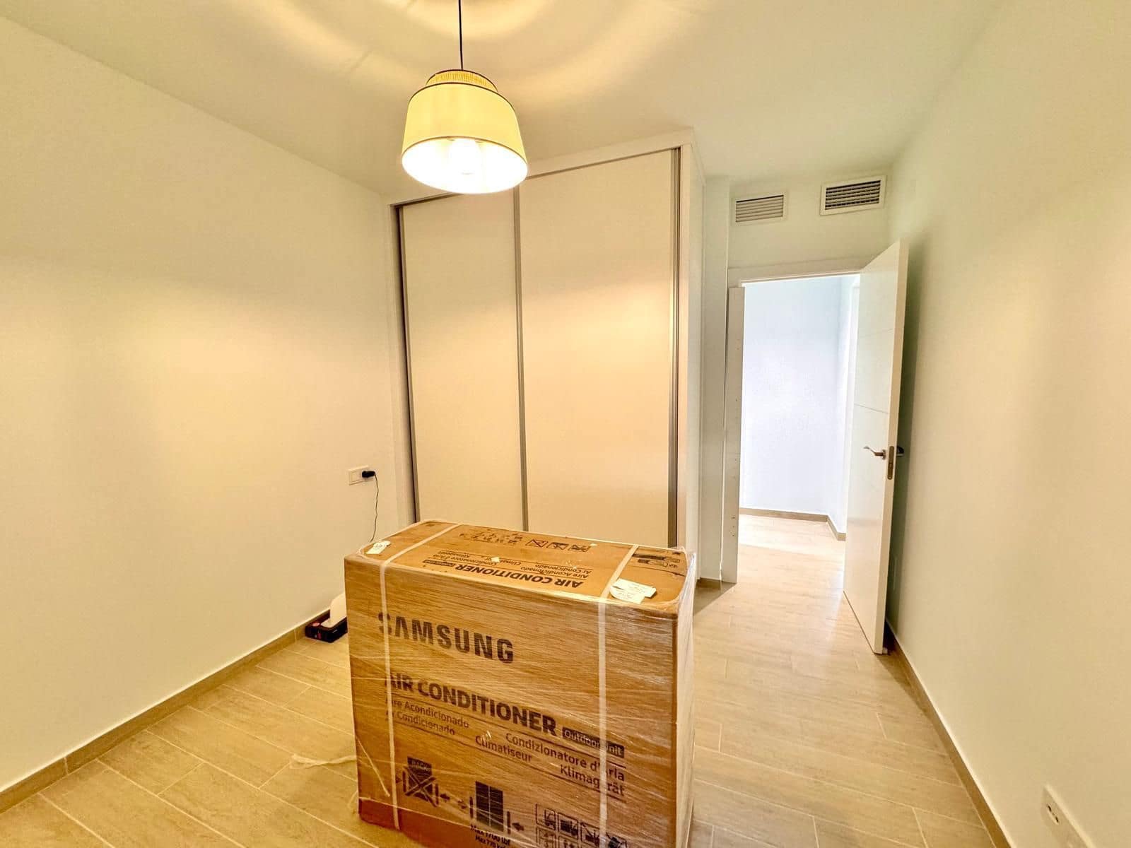 Apartamento de 2 habitaciones en Fuengirola en venta con garaje - 265.521 € (Ref: 8827553)