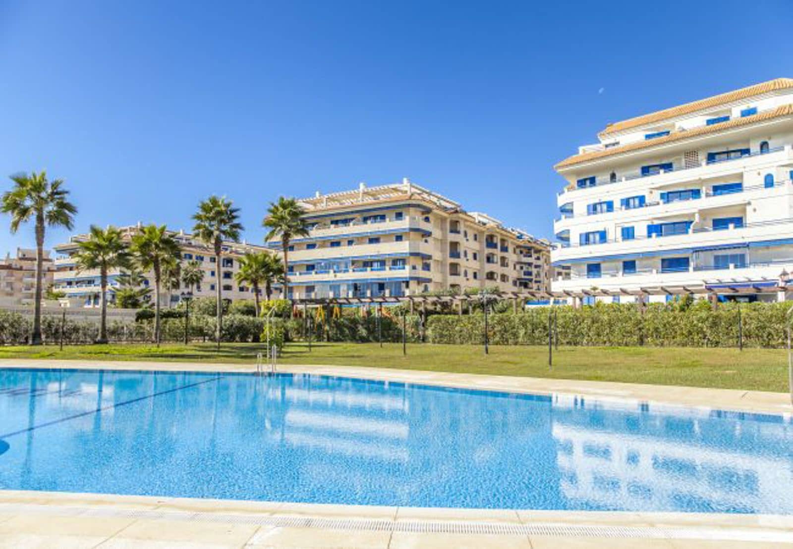 2 bedroom Apartment for sale in San Luis de Sabinillas with pool garage - € 260,000 (Ref: 8827555)