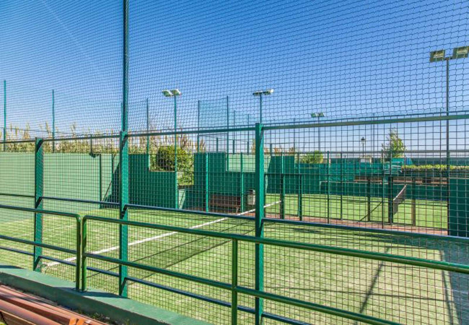 2 bedroom Apartment for sale in San Luis de Sabinillas with pool garage - € 260,000 (Ref: 8827555)