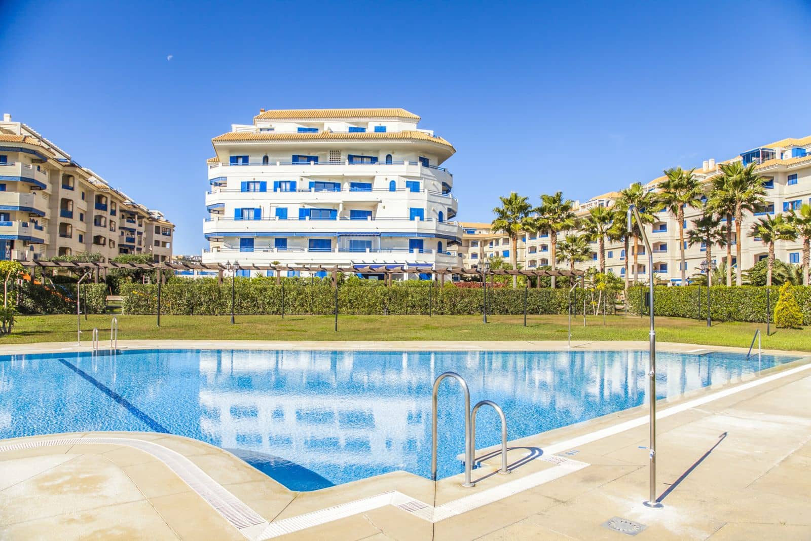 2 bedroom Apartment for sale in San Luis de Sabinillas with pool garage - € 260,000 (Ref: 8827555)
