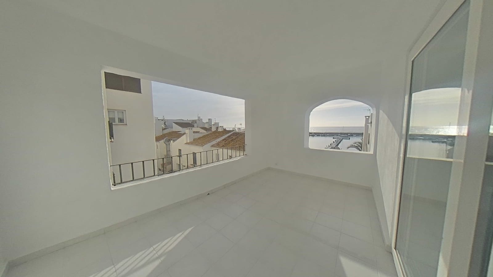 3 camera da letto Appartamento sulla Spiaggia in vendita in Puerto Banus con garage - 749.000 € (Rif: 8996520)
