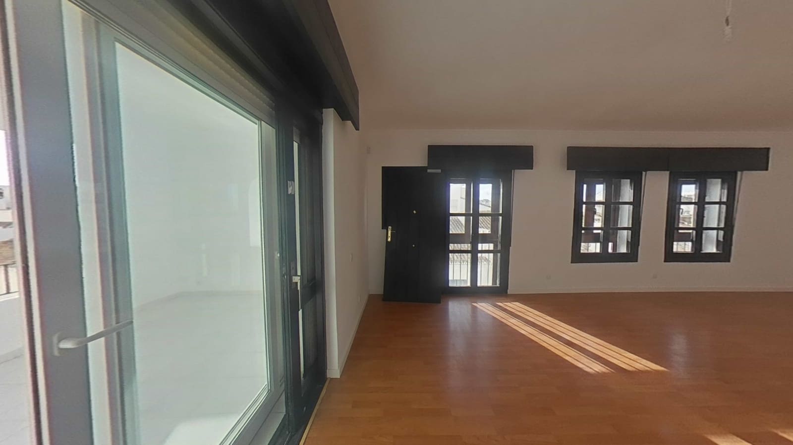 3 camera da letto Appartamento sulla Spiaggia in vendita in Puerto Banus con garage - 749.000 € (Rif: 8996520)