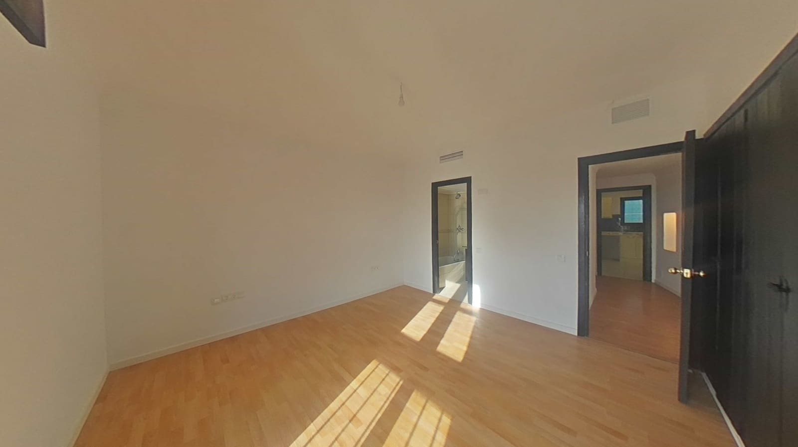 3 camera da letto Appartamento sulla Spiaggia in vendita in Puerto Banus con garage - 749.000 € (Rif: 8996520)