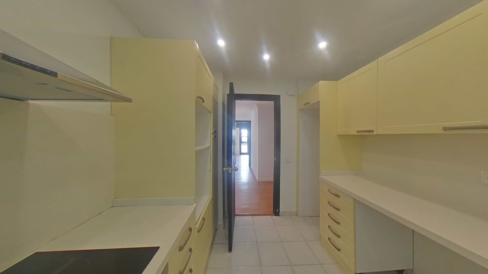 3 camera da letto Appartamento sulla Spiaggia in vendita in Puerto Banus con garage - 749.000 € (Rif: 8996520)