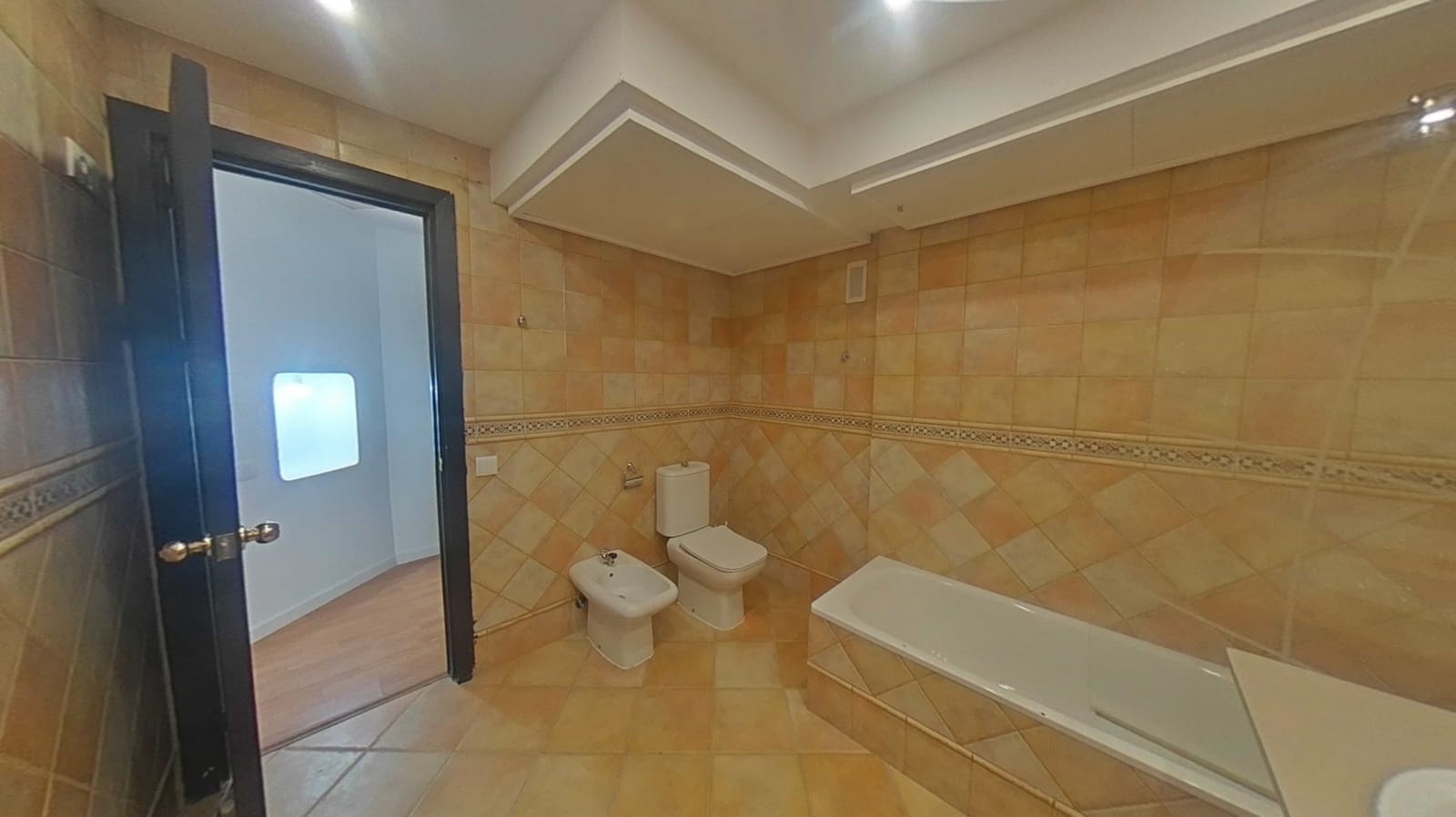 3 camera da letto Appartamento sulla Spiaggia in vendita in Puerto Banus con garage - 749.000 € (Rif: 8996520)