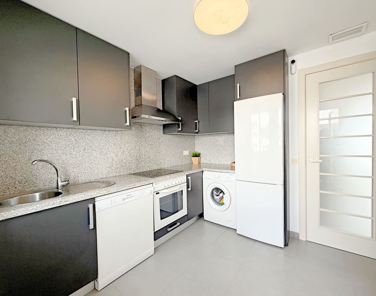 1 sovrum Takvåning till salu i Estepona med pool garage - 225 000 € (Ref: 8998389)