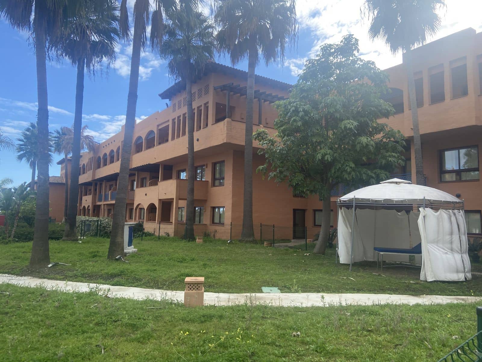 1 bedroom Apartment for sale in Estepona with pool garage - € 114,000 (Ref: 8998417)