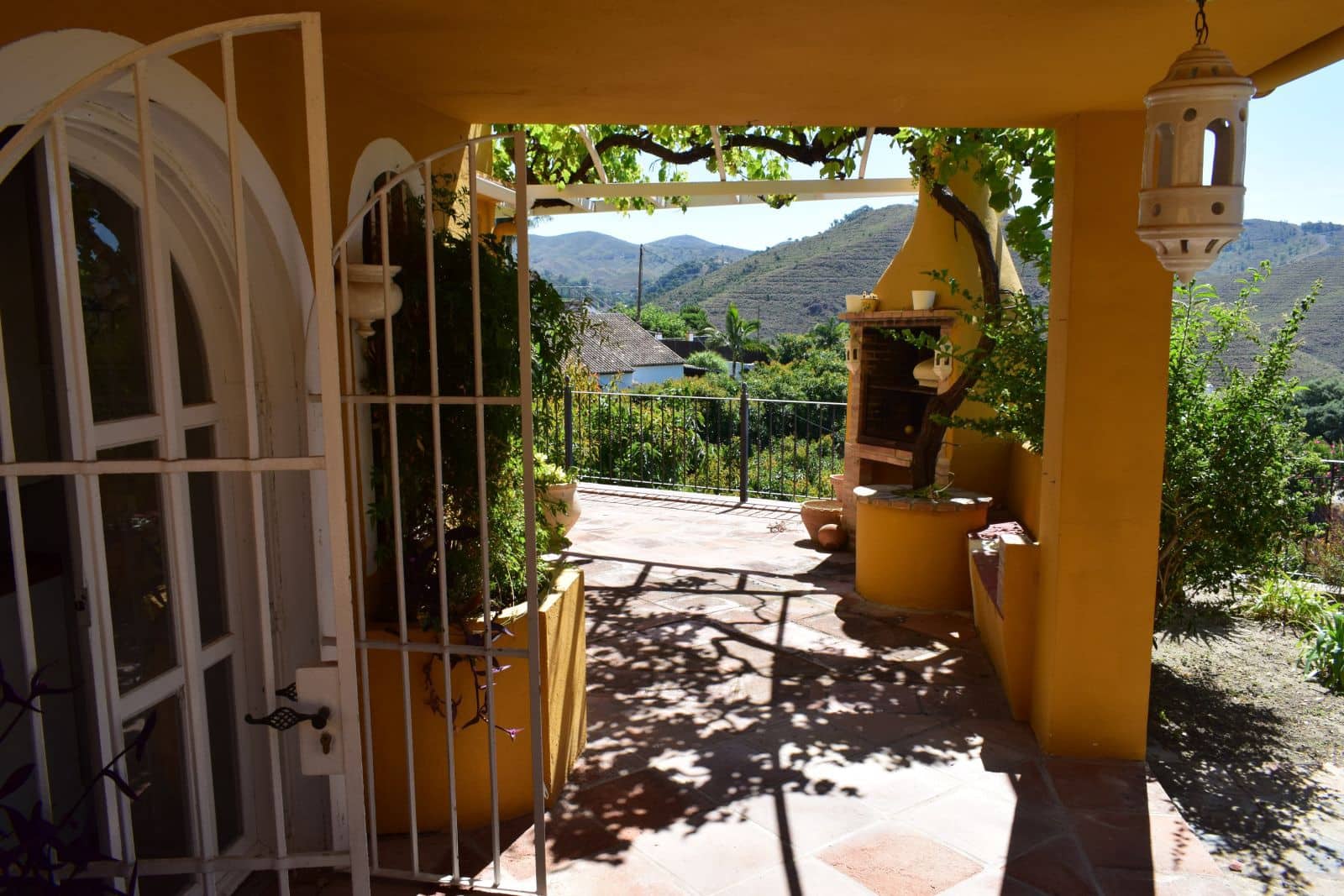 4 soveværelse Finca/Landehus til salg i Ojen med garage - € 490.000 (Ref: 9010481)