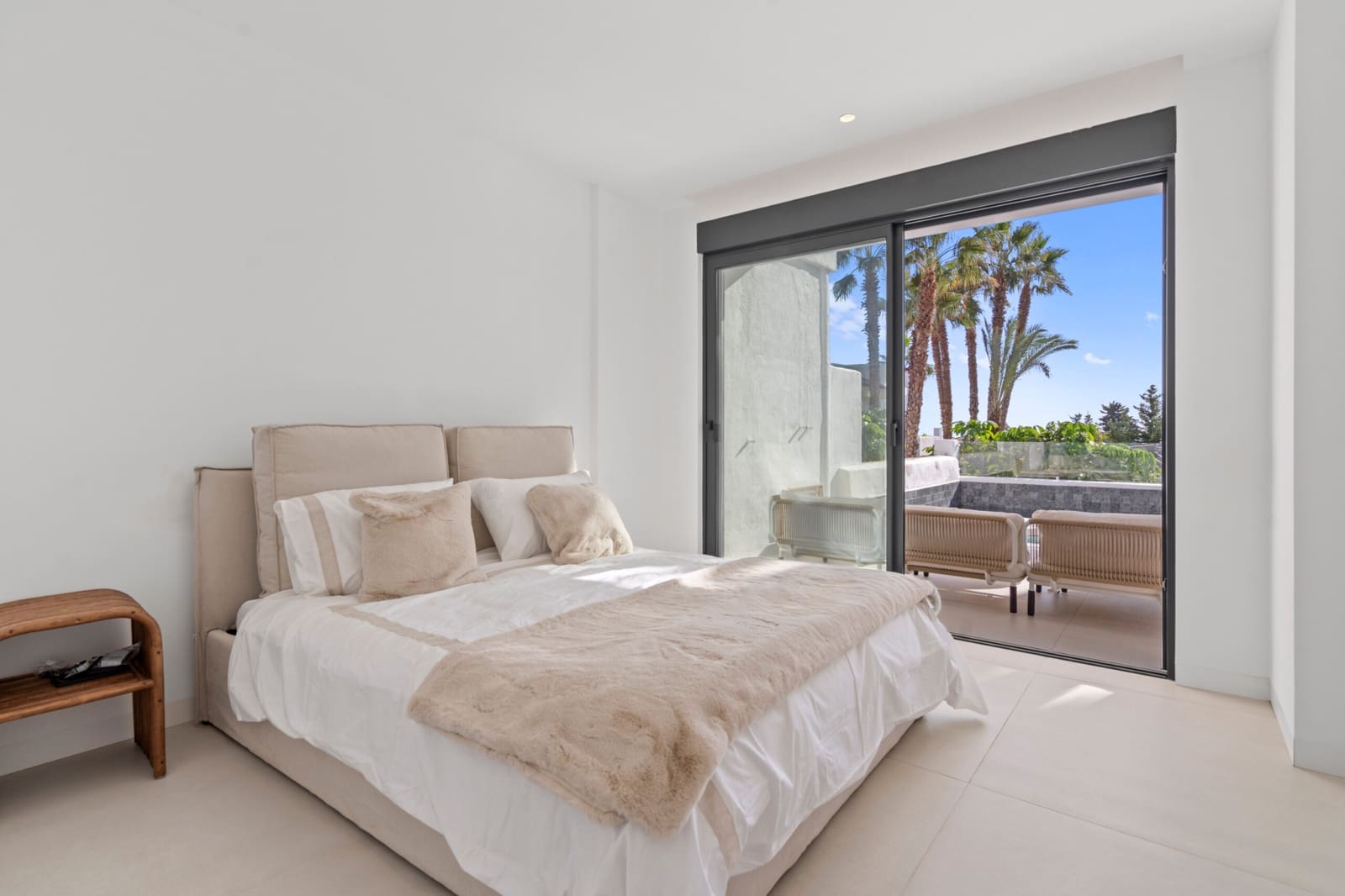 3 soverom Penthouse til salgs i Estepona med svømmebasseng garasje - € 669 000 (Ref: 9013831)