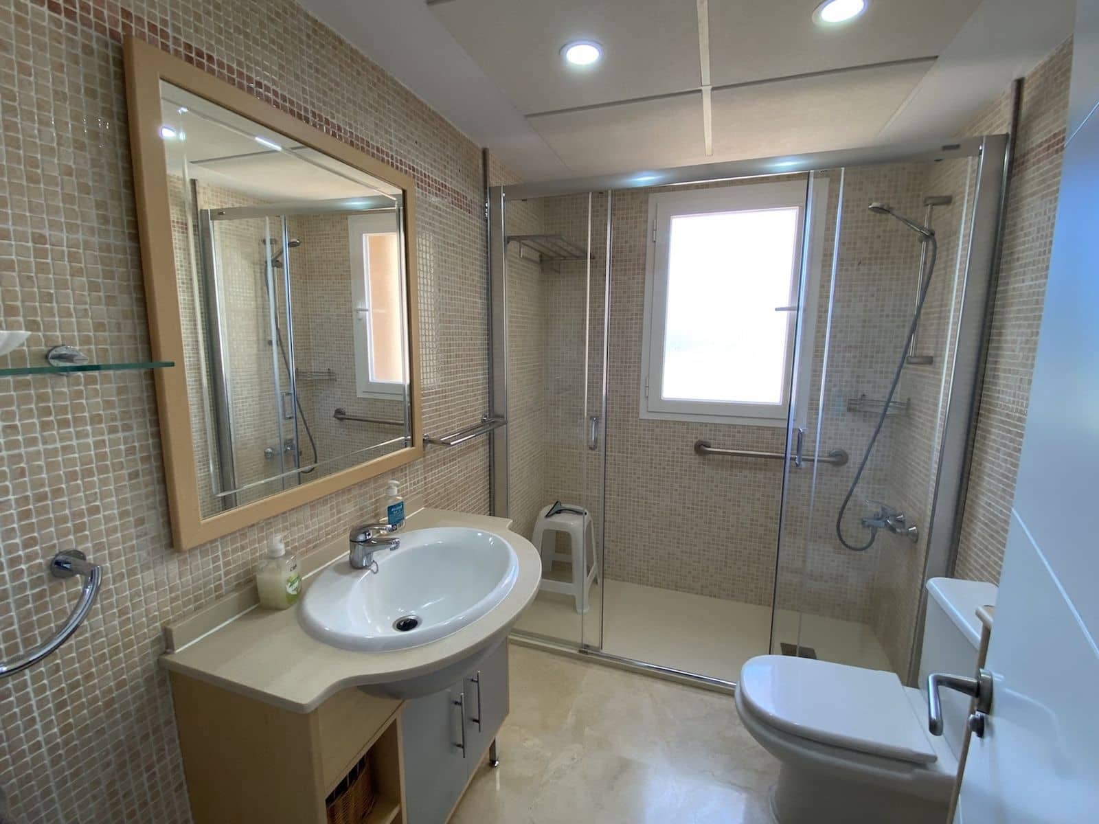 3 quarto Penthouse para venda em Estepona com piscina garagem - 475 000 € (Ref: 9013870)