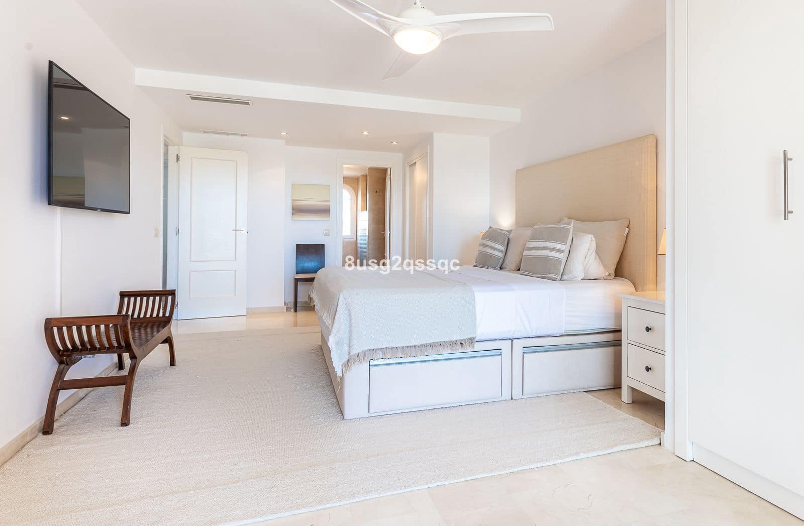 2 bedroom Apartment for sale in Estepona with pool garage - € 489,000 (Ref: 9014201)