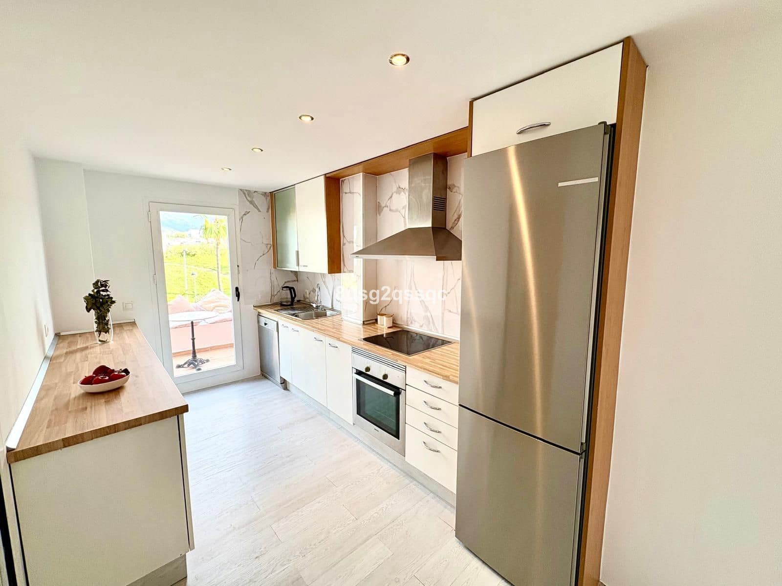 2 bedroom Apartment for sale in Estepona with pool garage - € 489,000 (Ref: 9014201)