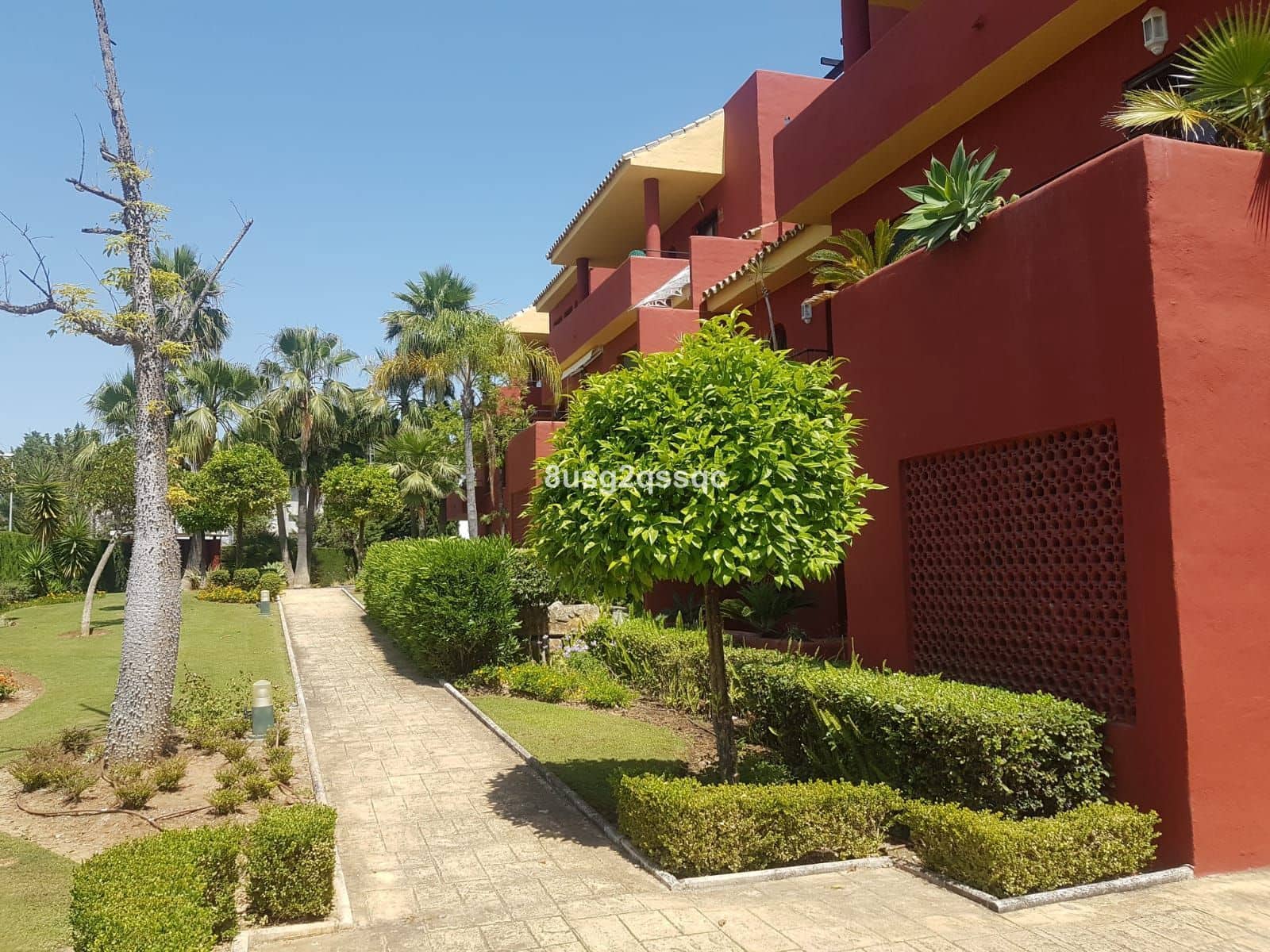 2 bedroom Apartment for sale in Estepona with pool garage - € 489,000 (Ref: 9014201)