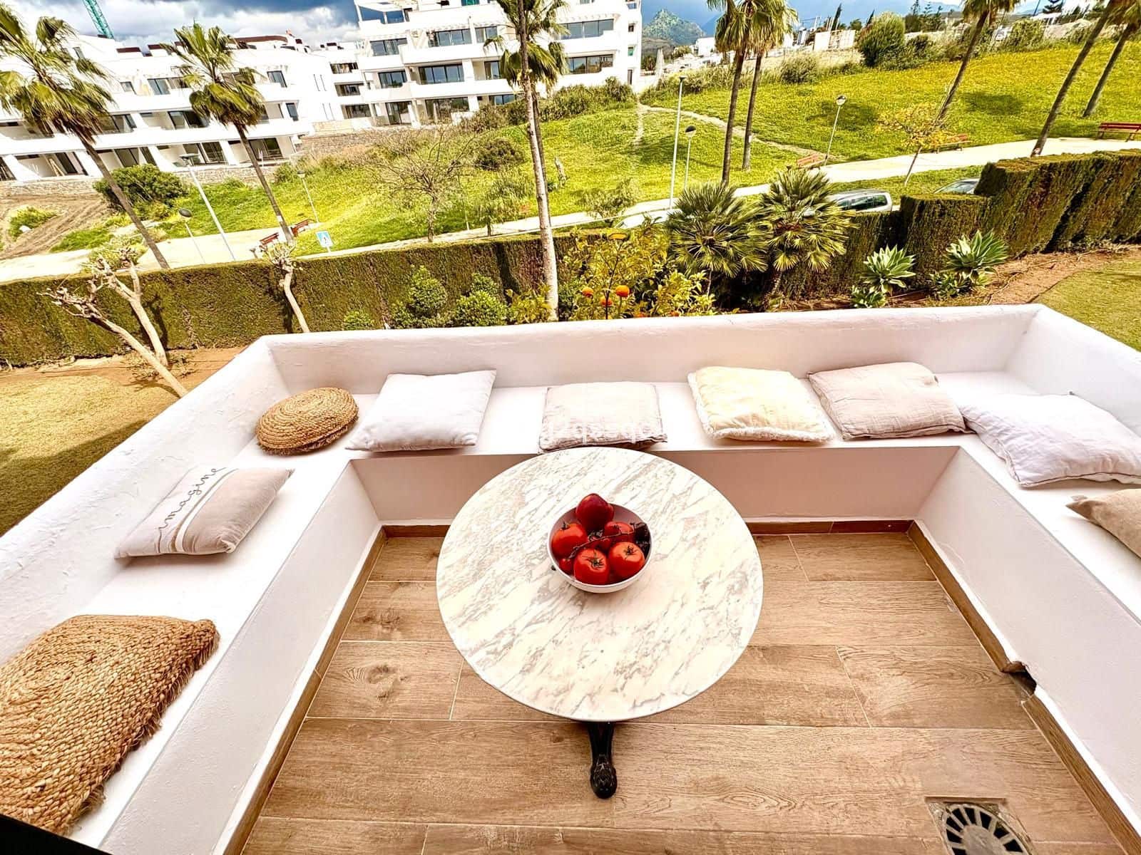 2 bedroom Apartment for sale in Estepona with pool garage - € 489,000 (Ref: 9014201)