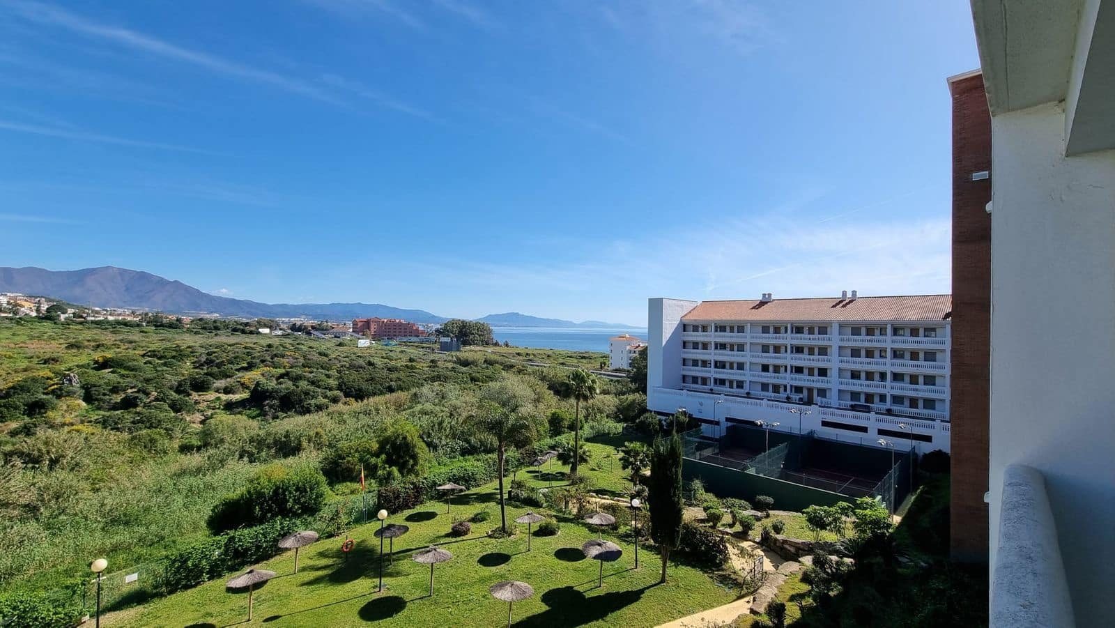 2 chambre Appartement de Plage à vendre à Manilva avec piscine garage - 233 000 € (Ref: 9023030)