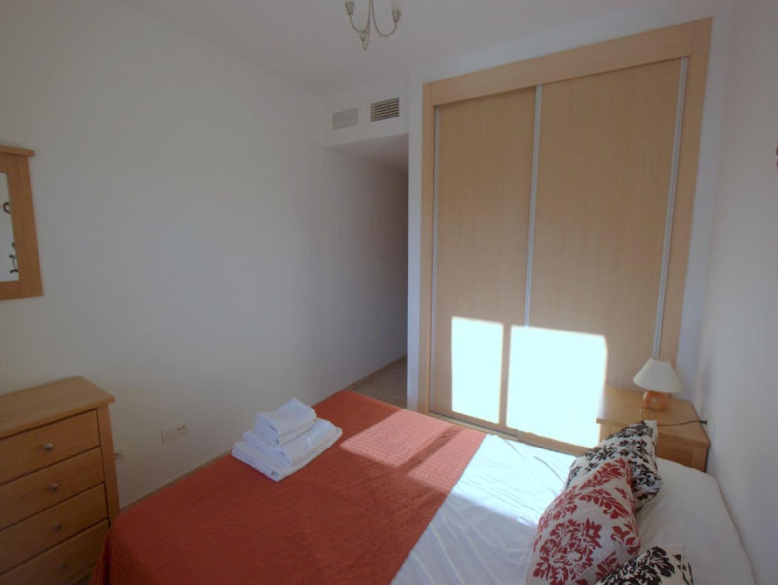 2 soverom Leilighet til salgs i Casares med svømmebasseng garasje - € 235 000 (Ref: 9023031)