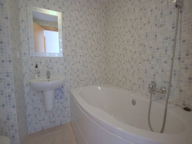 2 soverom Leilighet til salgs i Casares med svømmebasseng garasje - € 235 000 (Ref: 9023031)