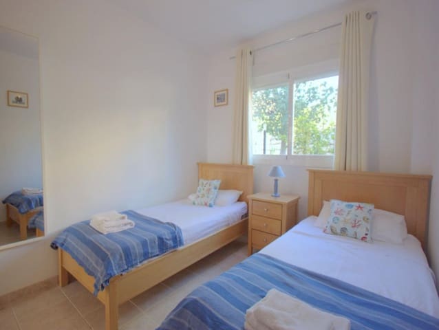 2 soverom Leilighet til salgs i Casares med svømmebasseng garasje - € 235 000 (Ref: 9023031)