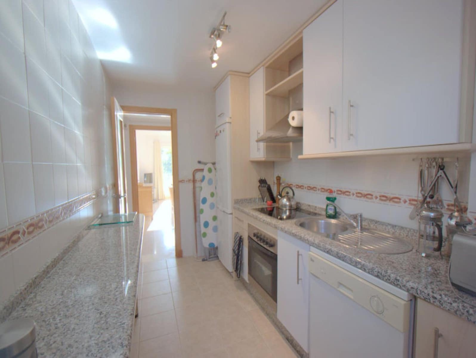 2 soverom Leilighet til salgs i Casares med svømmebasseng garasje - € 235 000 (Ref: 9023031)