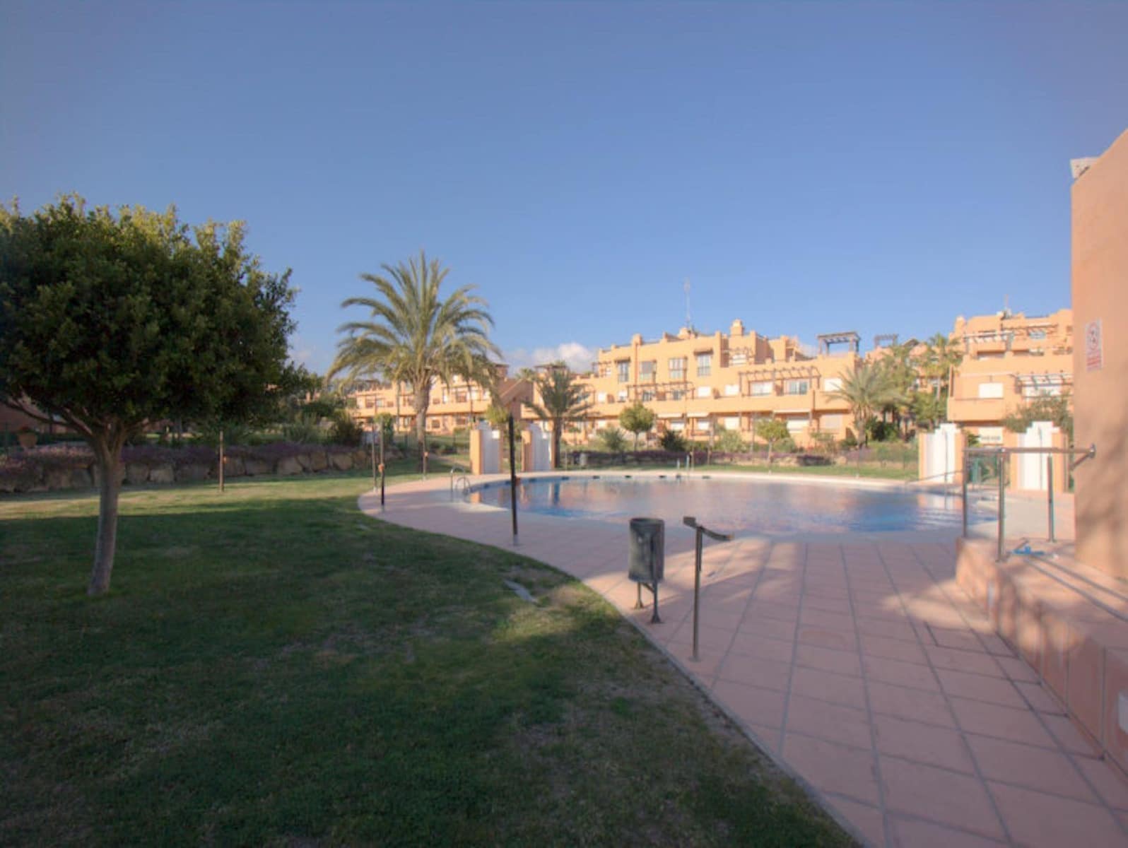 2 soverom Leilighet til salgs i Casares med svømmebasseng garasje - € 235 000 (Ref: 9023031)