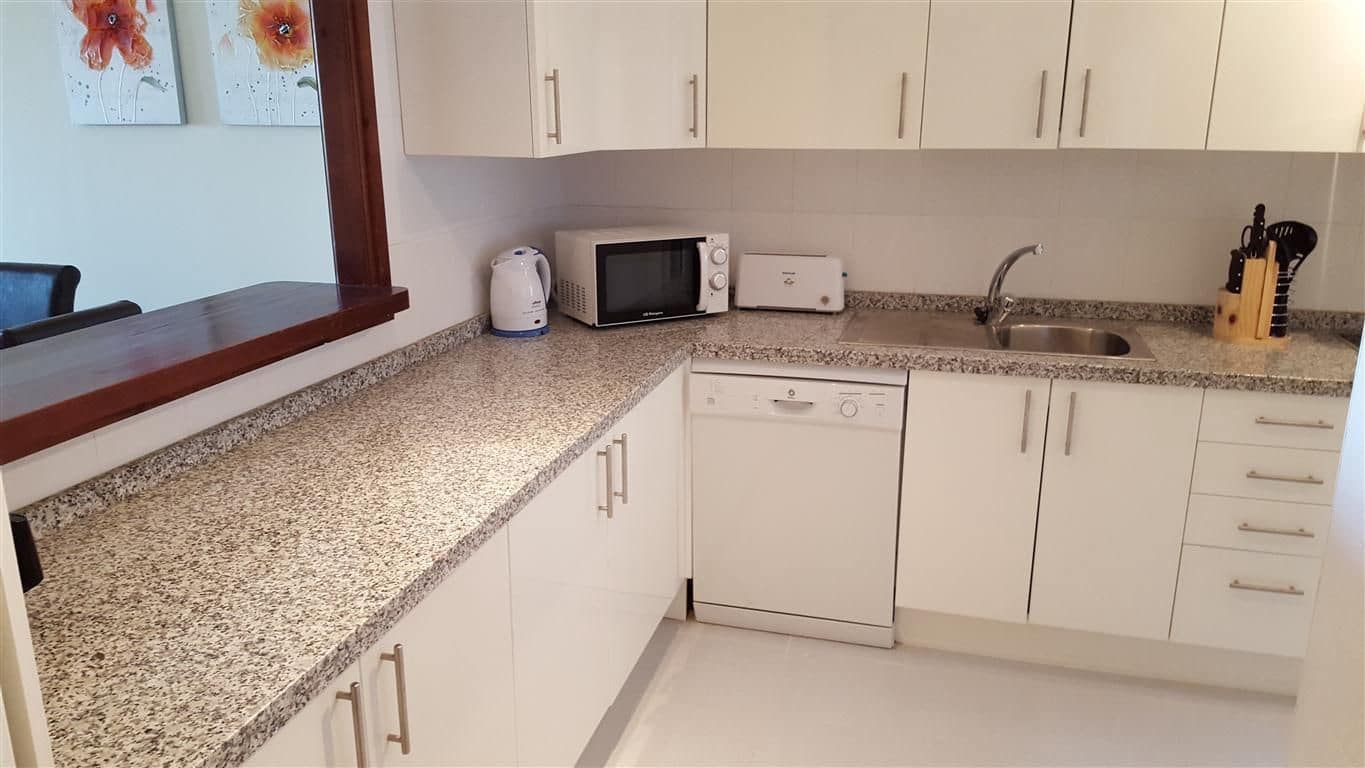 2 sypialnia Apartament na sprzedaż w Manilva z basenem garażem - 245 000 € (Ref: 9023033)