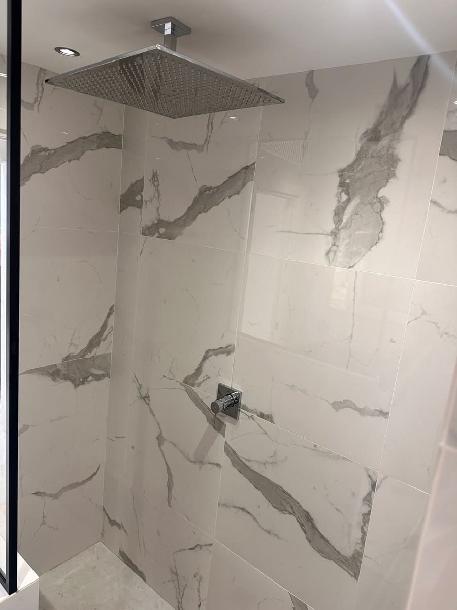 2 bedroom Beach Apartment for sale in New Golden Mile with pool - € 565,000 (Ref: 9095146)