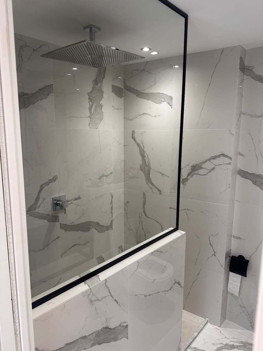 2 bedroom Beach Apartment for sale in New Golden Mile with pool - € 565,000 (Ref: 9095146)