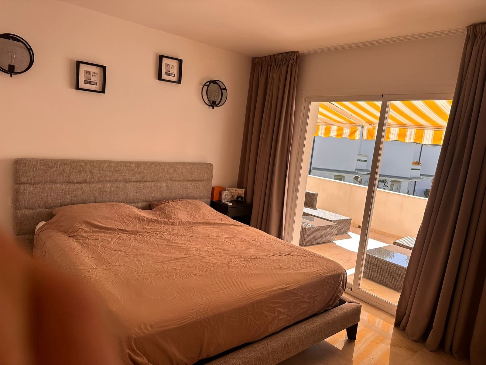 2 bedroom Beach Apartment for sale in New Golden Mile with pool - € 565,000 (Ref: 9095146)