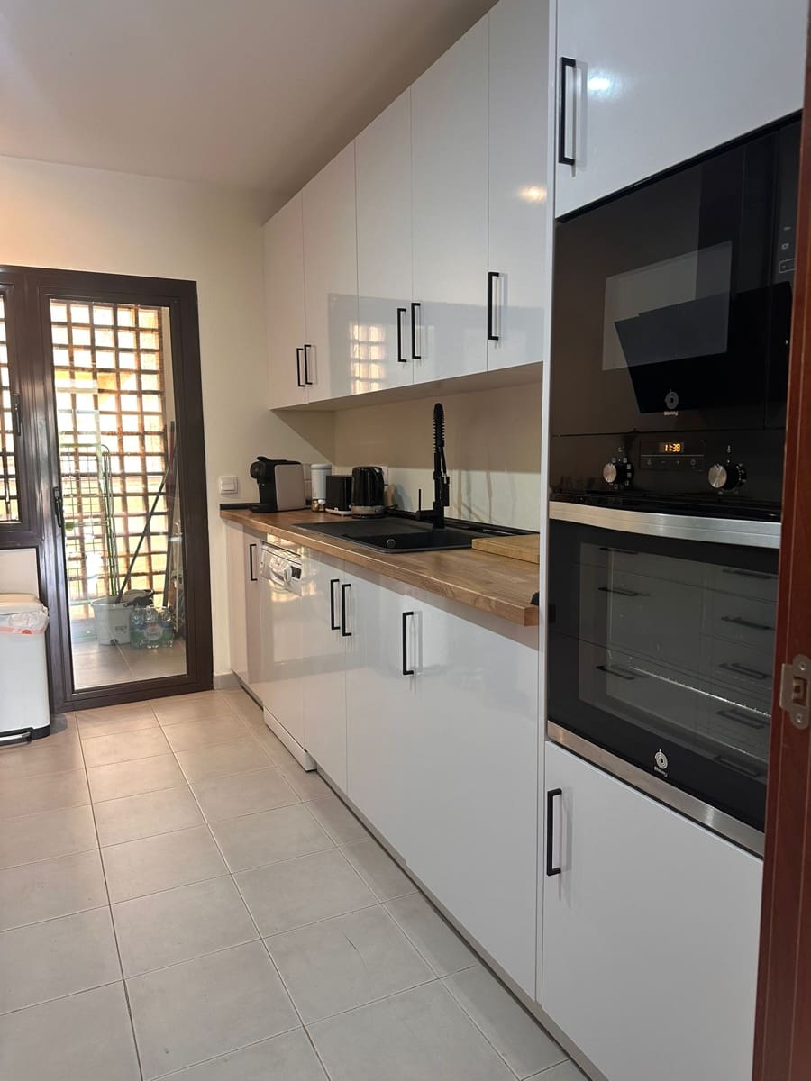 2 bedroom Apartment for sale in Estepona with pool garage - € 365,000 (Ref: 9500407)