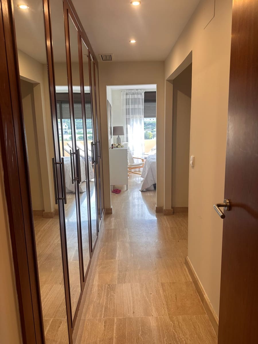 2 bedroom Apartment for sale in Estepona with pool garage - € 365,000 (Ref: 9500407)