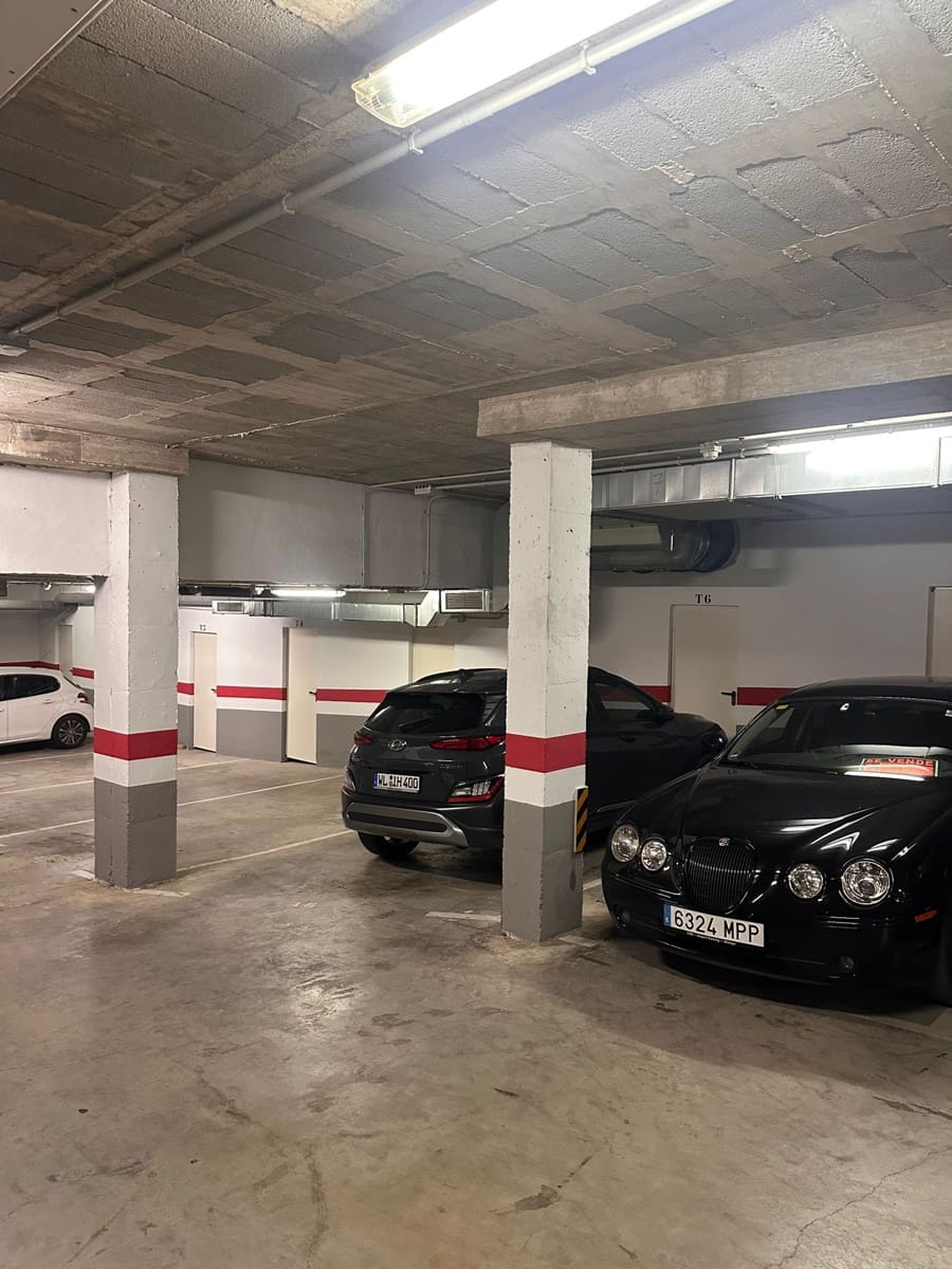 2 bedroom Apartment for sale in Estepona with pool garage - € 365,000 (Ref: 9500407)