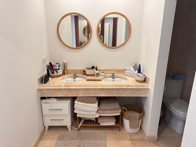 2 bedroom Apartment for sale in Estepona with pool garage - € 365,000 (Ref: 9500407)