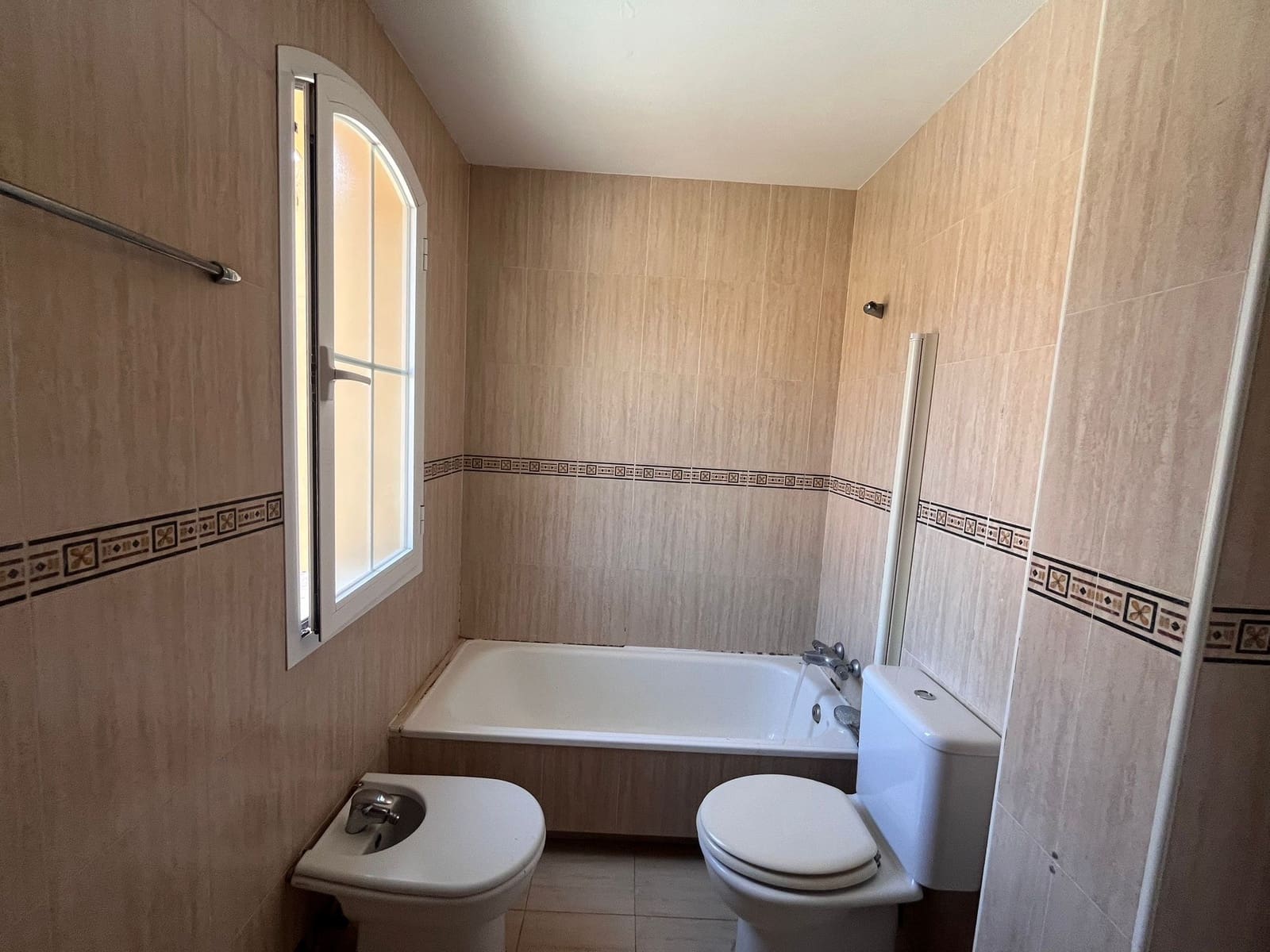 Adosado de 4 habitaciones en Riviera del Sol en venta con piscina garaje - 376.000 € (Ref: 9500591)