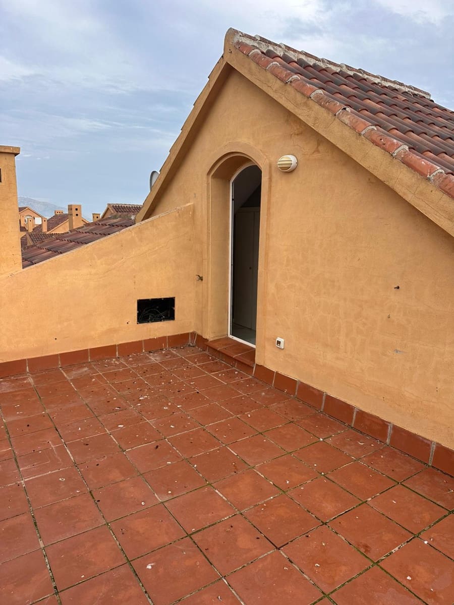 Adosado de 4 habitaciones en Riviera del Sol en venta con piscina garaje - 376.000 € (Ref: 9500591)